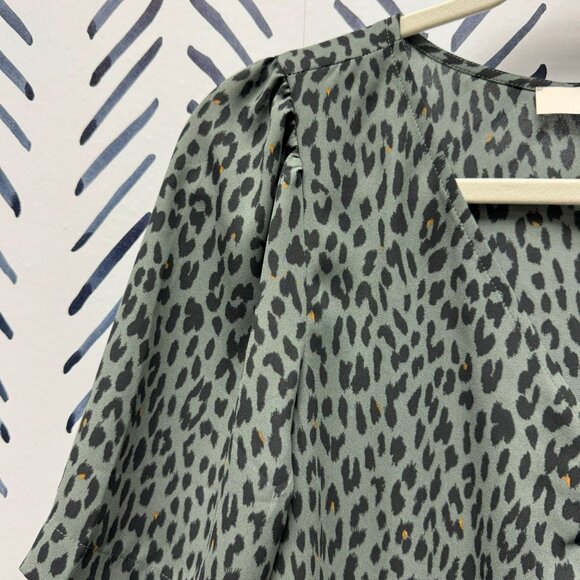 LOFT Gray Leopard Print Top - XS - Picture 4 of 6